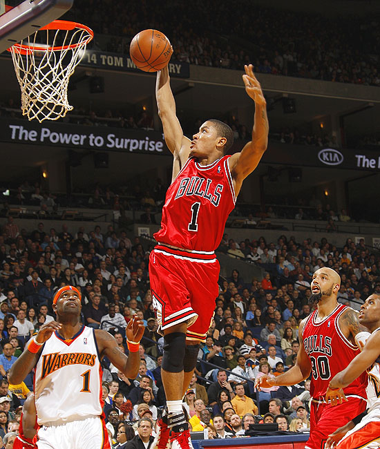 derrick rose dunk bulls. The Bulls look to blow out the